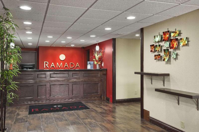 호텔 Ramada By Wyndham Tulsa