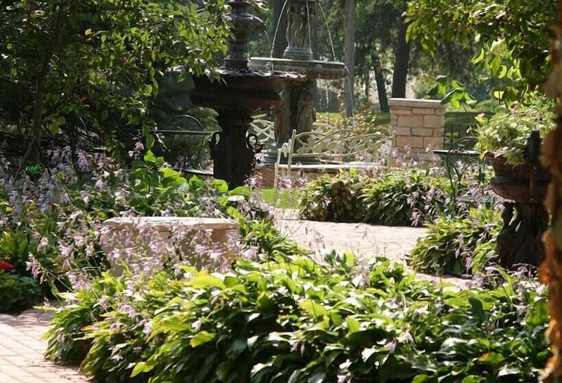 فندق Rivertown Inn