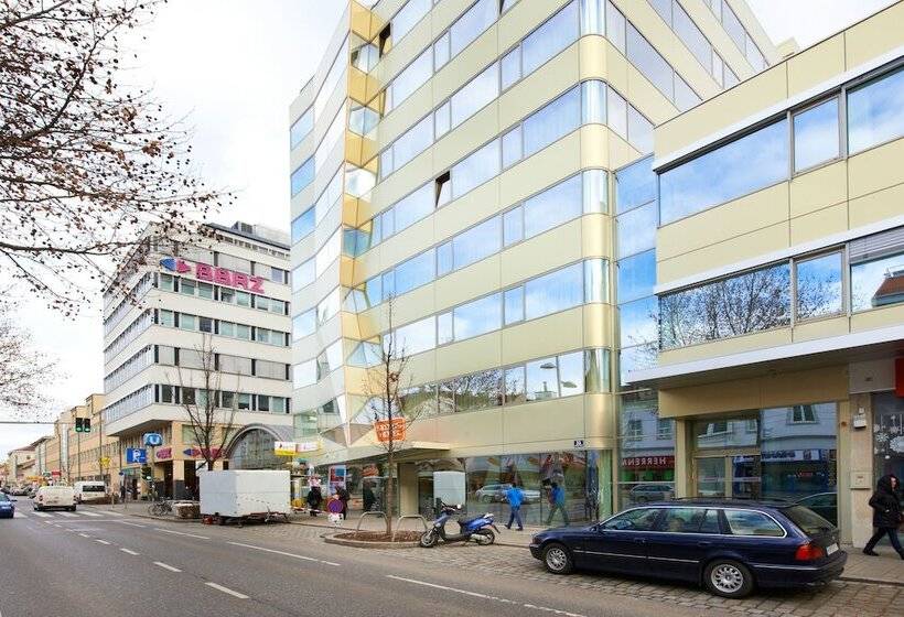 Simm S Hotel   Cityhotel Next To Metro U3