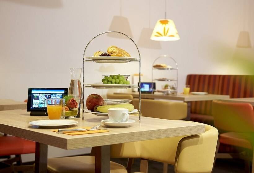 Simm S Hotel   Cityhotel Next To Metro U3