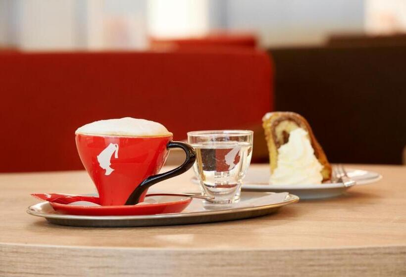 Simm S Hotel   Cityhotel Next To Metro U3