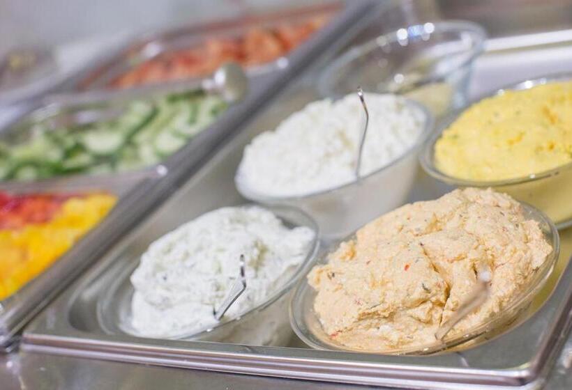 Simm S Hotel   Cityhotel Next To Metro U3