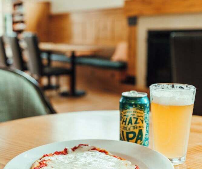 Отель Skyler Syracuse Tapestry Collection By Hilton