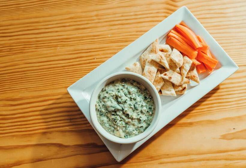 Отель Skyler Syracuse Tapestry Collection By Hilton