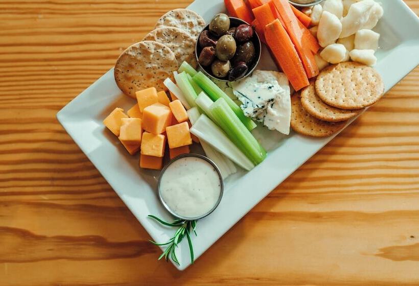 Отель Skyler Syracuse Tapestry Collection By Hilton