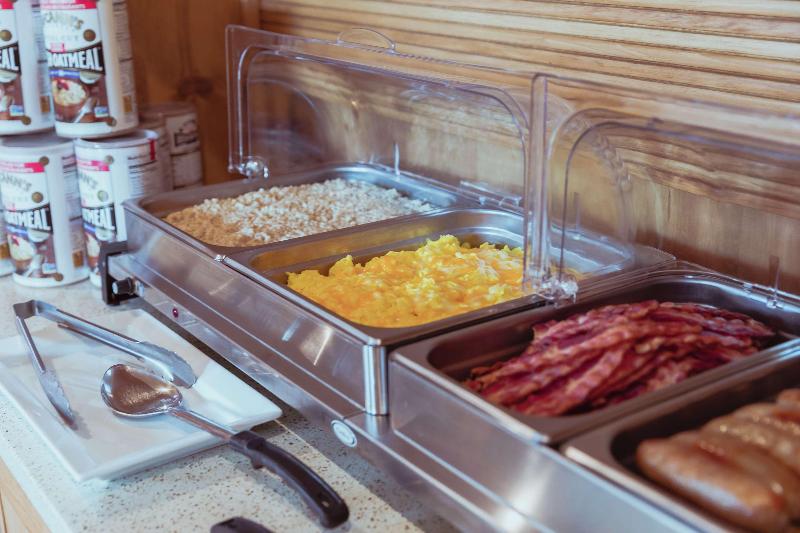 Отель Skyler Syracuse Tapestry Collection By Hilton