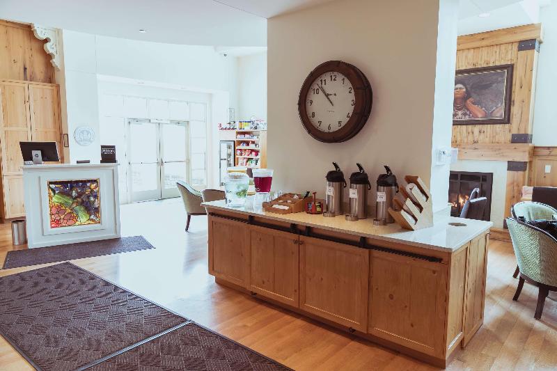 Отель Skyler Syracuse Tapestry Collection By Hilton