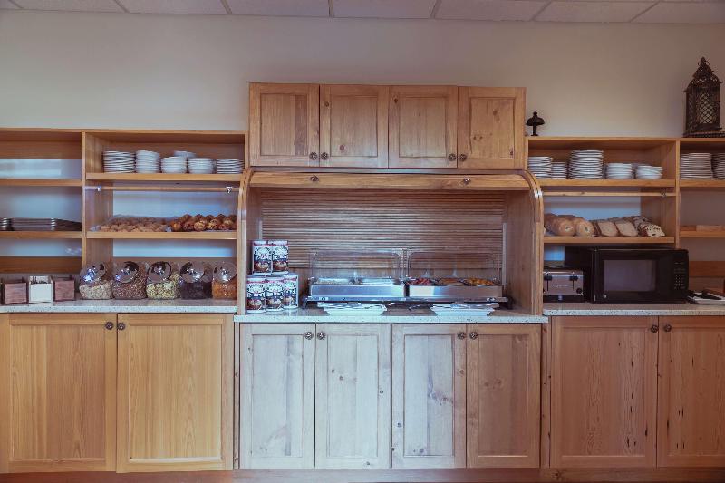 Отель Skyler Syracuse Tapestry Collection By Hilton