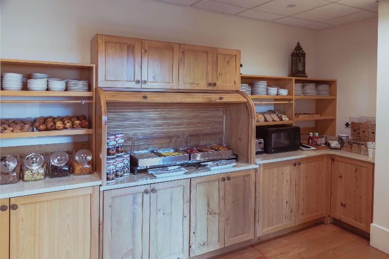 Отель Skyler Syracuse Tapestry Collection By Hilton