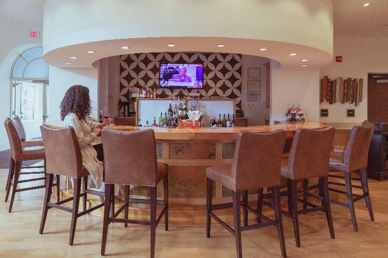 Отель Skyler Syracuse Tapestry Collection By Hilton