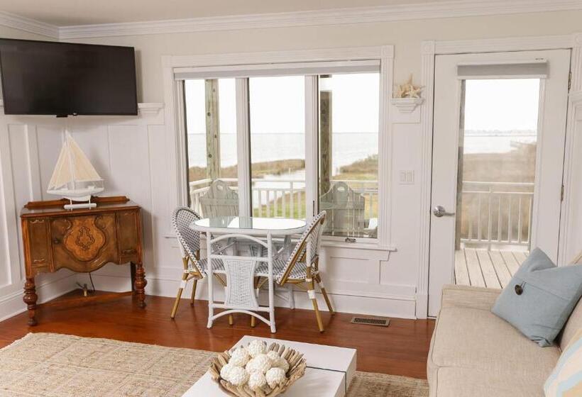 فندق The Burrus House Inn Waterfront Suites