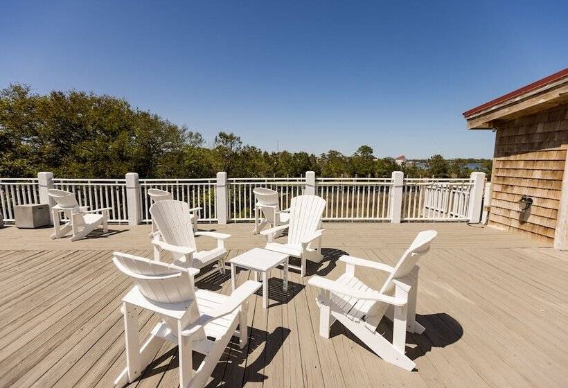 فندق The Burrus House Inn Waterfront Suites