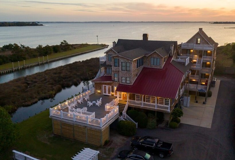 فندق The Burrus House Inn Waterfront Suites