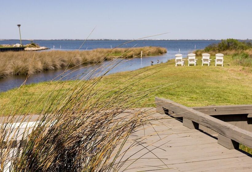 فندق The Burrus House Inn Waterfront Suites