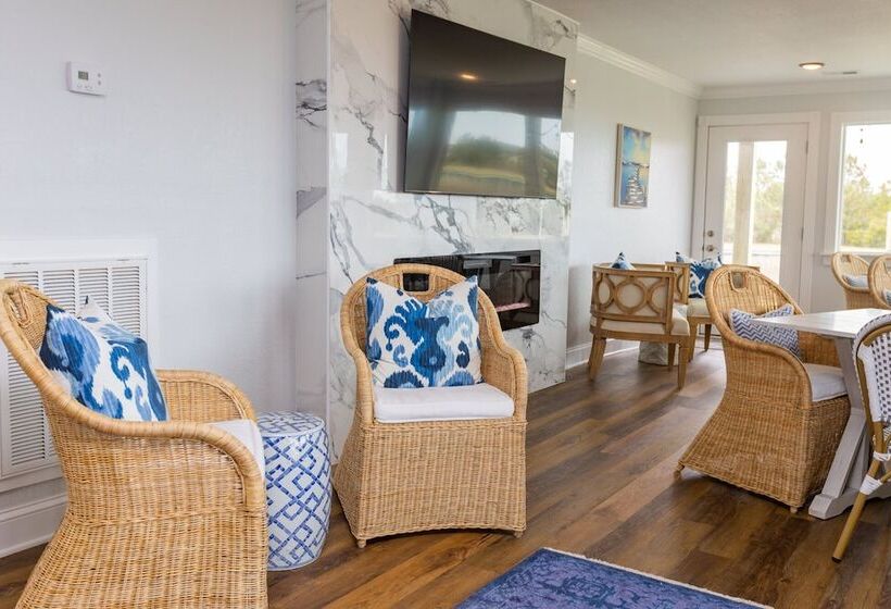 فندق The Burrus House Inn Waterfront Suites