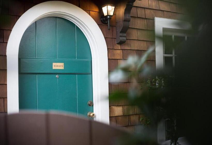 ホテル The Charlie West Hollywood