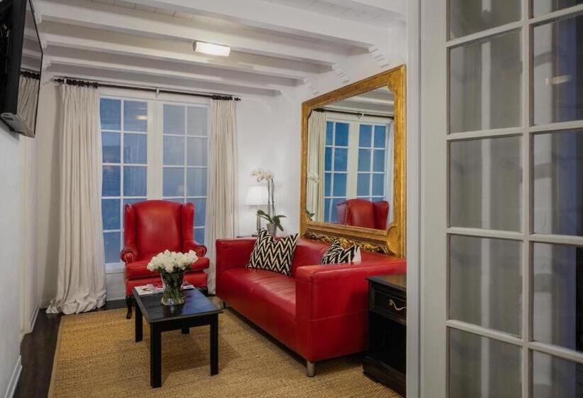 ホテル The Charlie West Hollywood