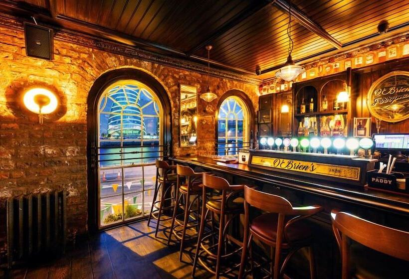 호텔 The Ferryman Townhouse