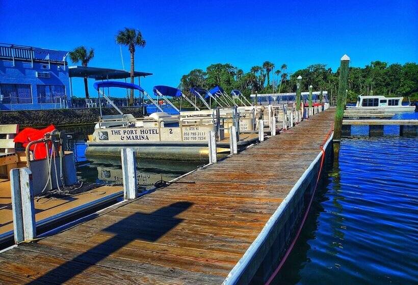 The Port Hotel And Marina