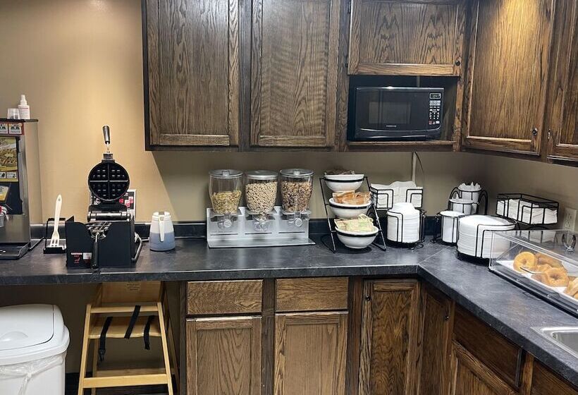 בית מלון כפרי The Woodridge Inn