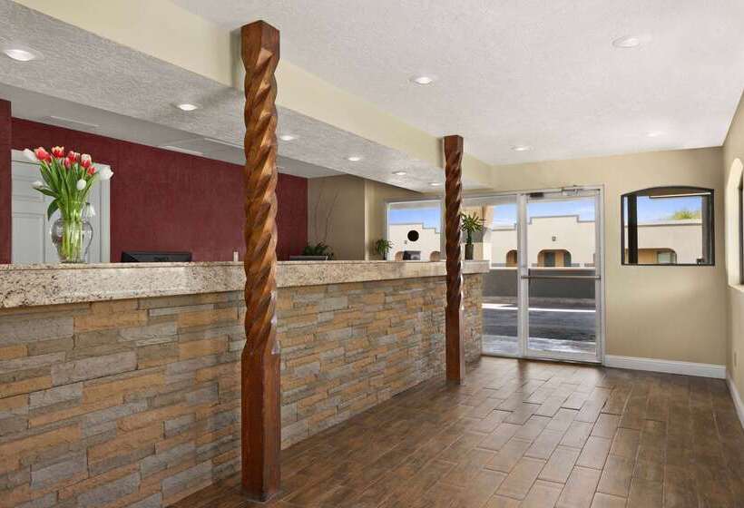 فندق Travelodge By Wyndham Clovis