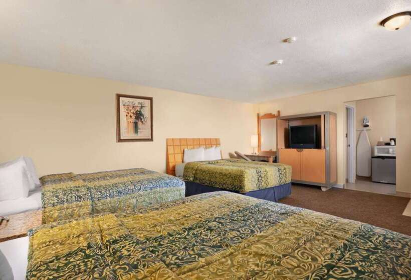 فندق Travelodge By Wyndham Clovis