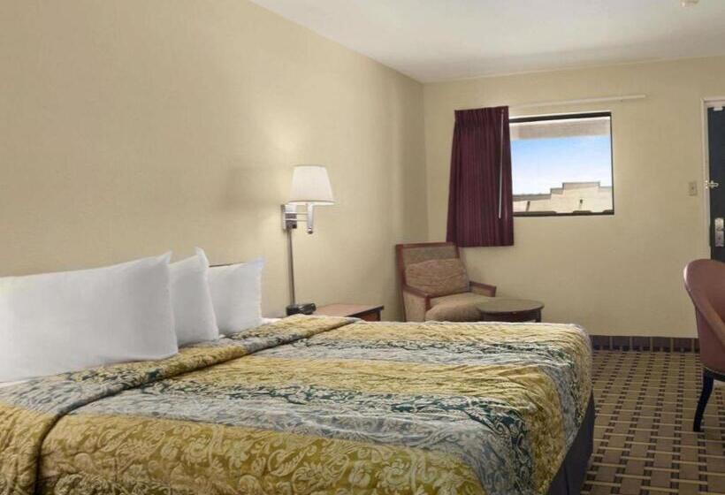 فندق Travelodge By Wyndham Clovis