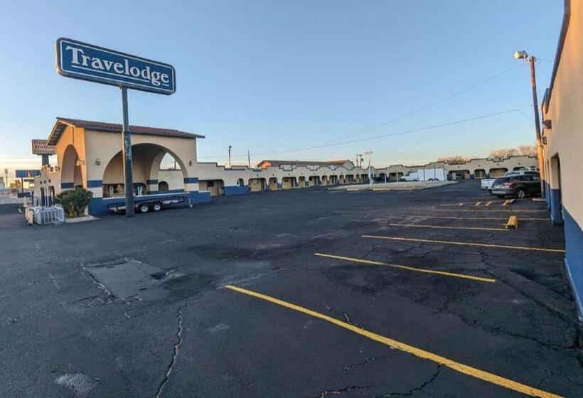 هتل Travelodge By Wyndham Clovis