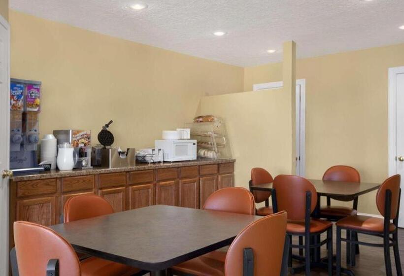 فندق Travelodge By Wyndham Clovis