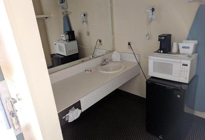 فندق Travelodge By Wyndham Clovis