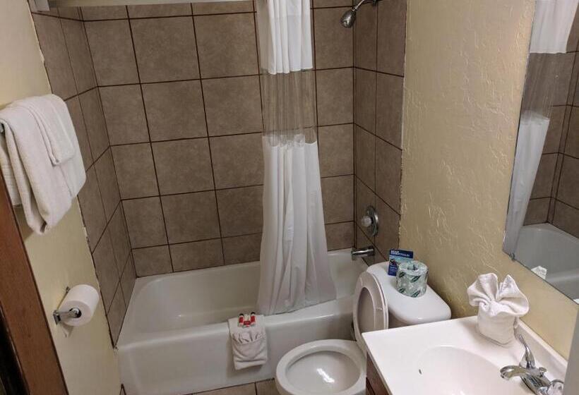 فندق Travelodge By Wyndham Clovis