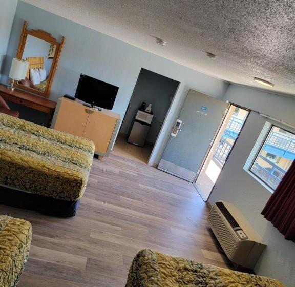 فندق Travelodge By Wyndham Clovis