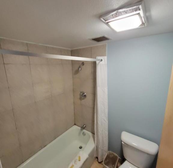 فندق Travelodge By Wyndham Clovis