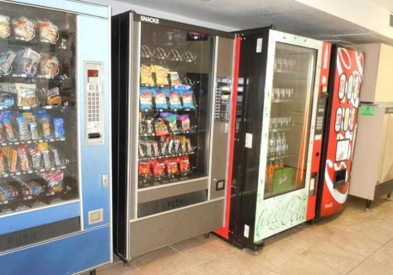 酒店 Travelodge By Wyndham Grand Rapids North