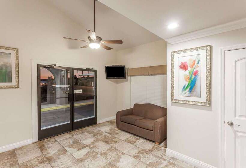 בית מלון כפרי Travelodge By Wyndham Hemet Ca