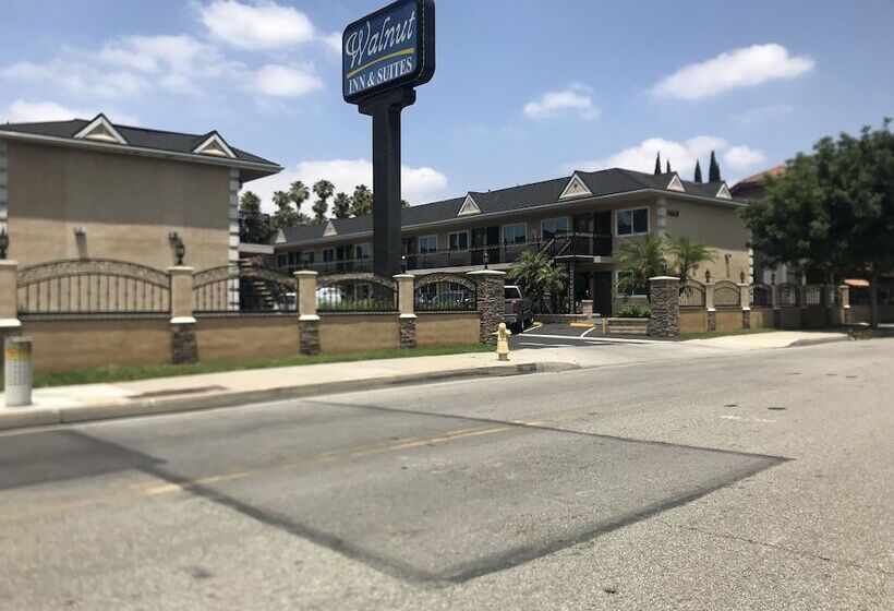 בית מלון כפרי Walnut Inn & Suites West Covina