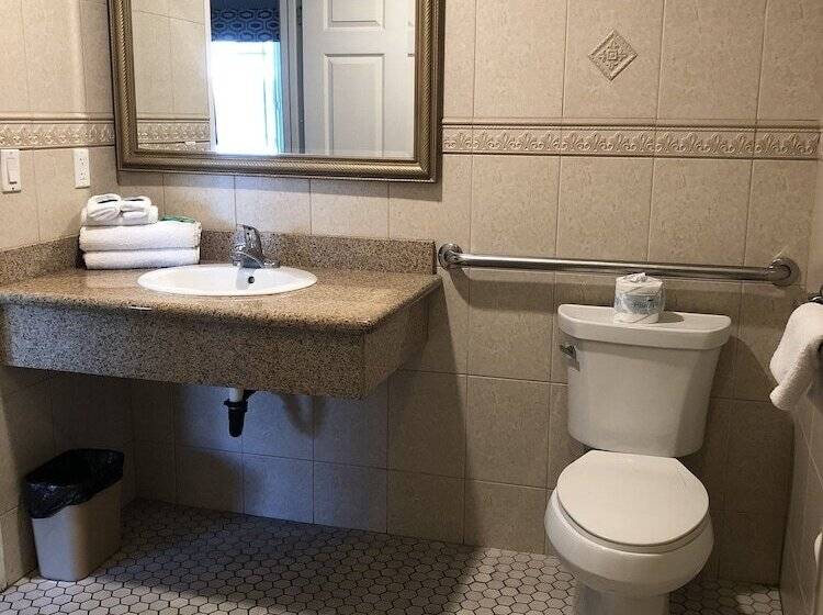 בית מלון כפרי Walnut Inn & Suites West Covina