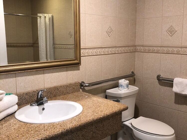 Отель Walnut Inn & Suites West Covina
