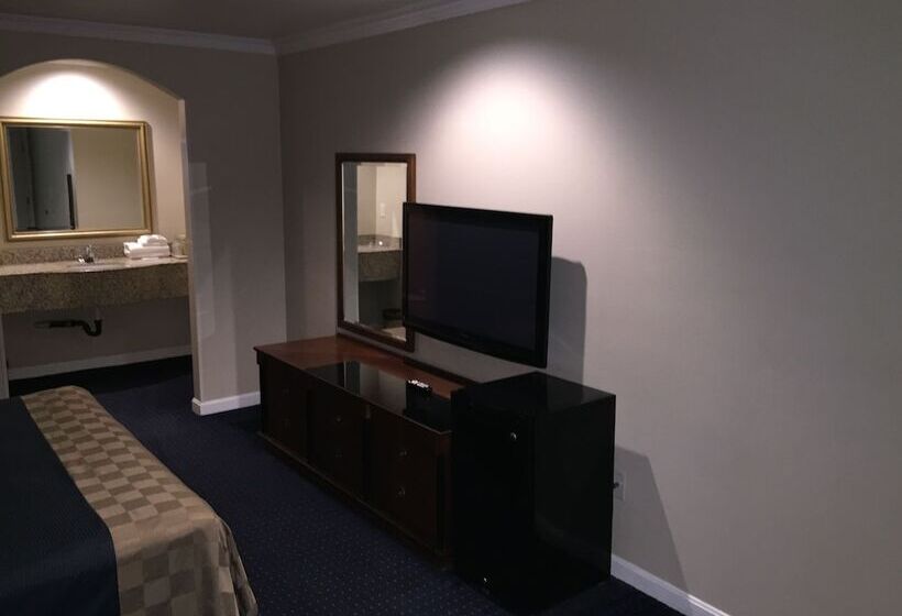 בית מלון כפרי Walnut Inn & Suites West Covina