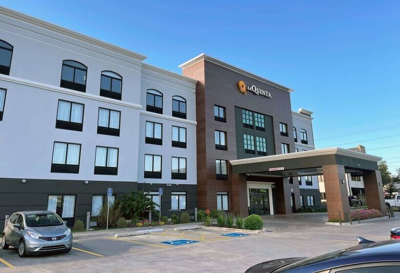 בית מלון כפרי La Quinta Inn & Suites By Wyndham Tulsa Midtown