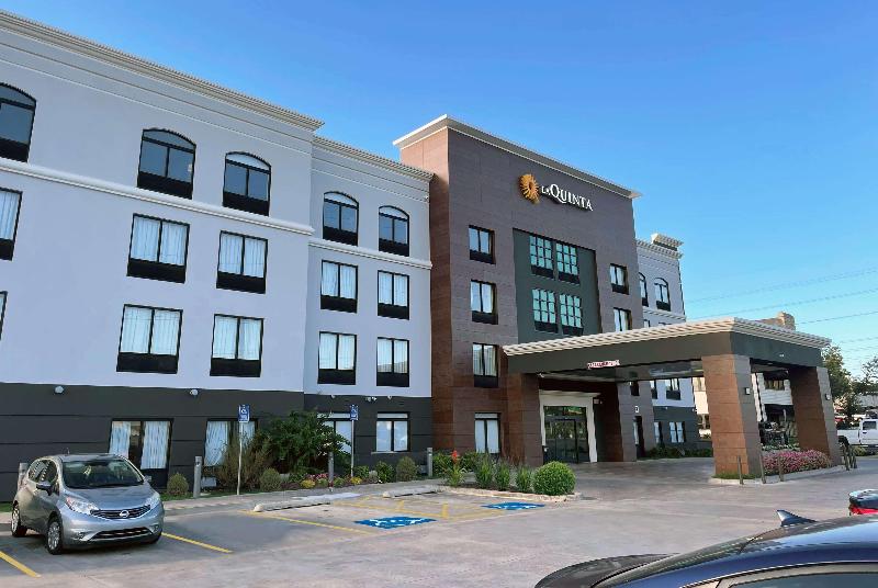 בית מלון כפרי La Quinta Inn & Suites By Wyndham Tulsa Midtown