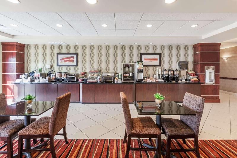 בית מלון כפרי La Quinta Inn & Suites By Wyndham Tulsa Midtown