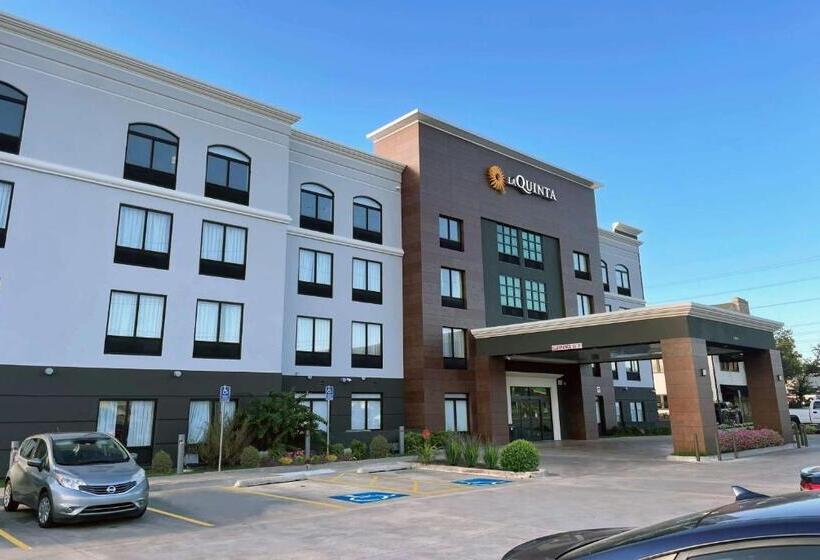 בית מלון כפרי La Quinta Inn & Suites By Wyndham Tulsa Midtown