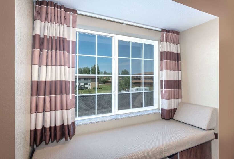 Microtel Inn & Suites By Wyndham Dickinson