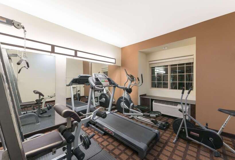 Microtel Inn And Suites Eagle Pass