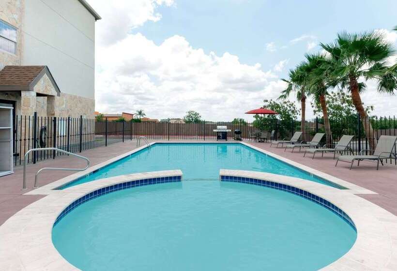 Microtel Inn And Suites Eagle Pass