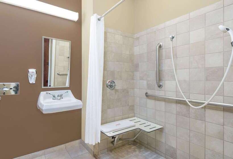 Microtel Inn & Suites