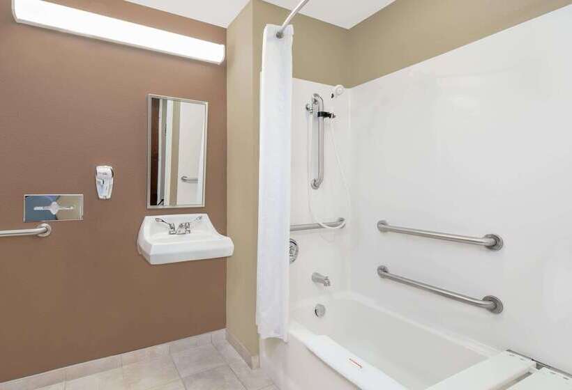 Microtel Inn & Suites