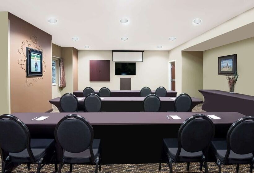 Microtel Inn & Suites