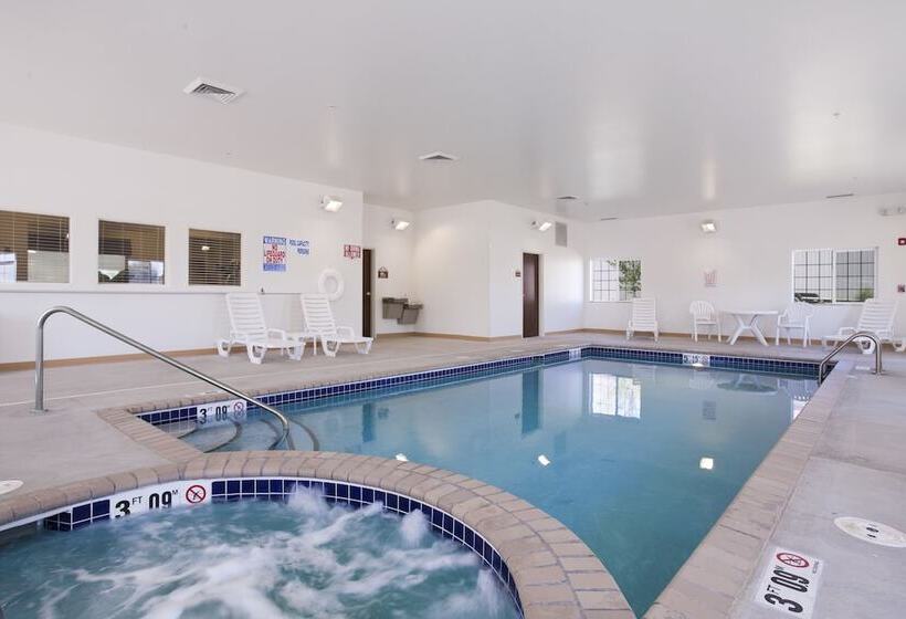 Microtel Inn & Suites